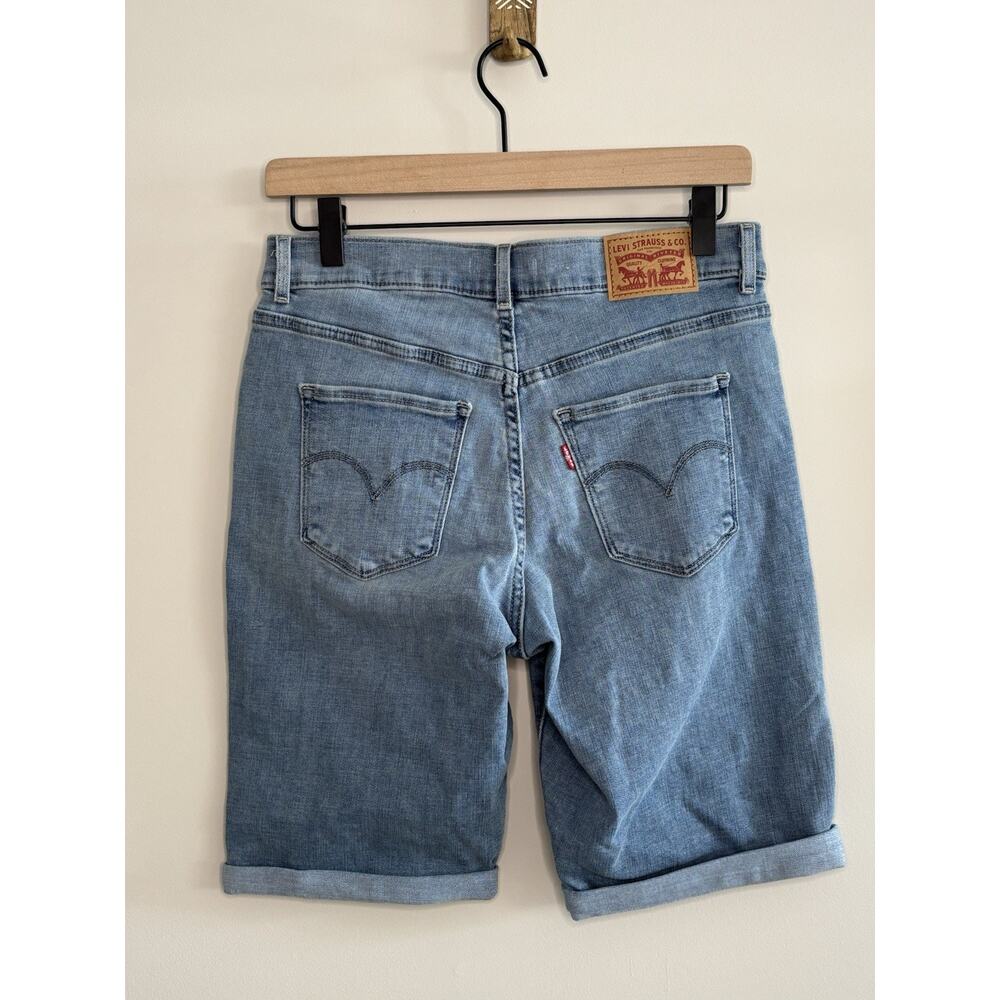Levi’s Bermuda Shorts Womens Size 27 Light Wash Stretch Denim - Picture 3 of 7